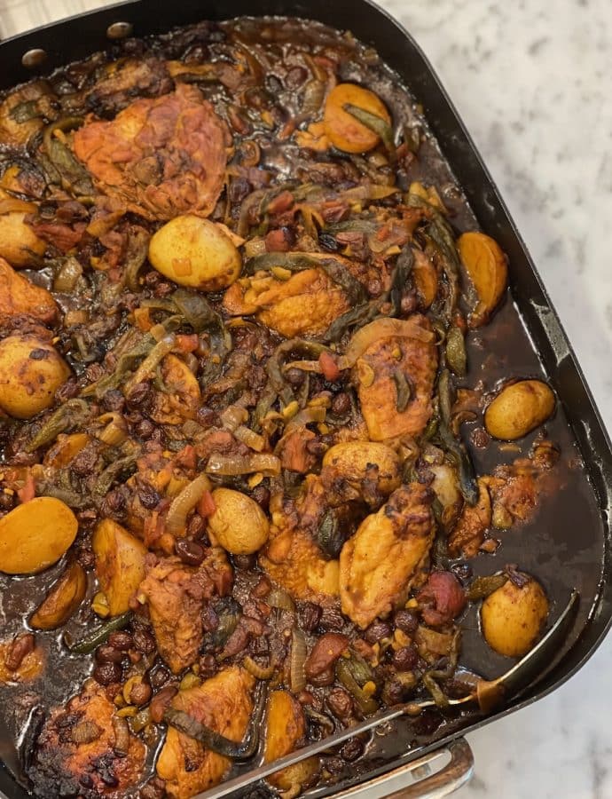 Pollo Pasilla-Poblano (Chicken with Pasilla Sauce)